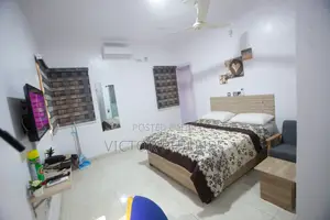 Shortlet at Aghi Serviced Apartments Agbowo Ui (Standard Family Suite)