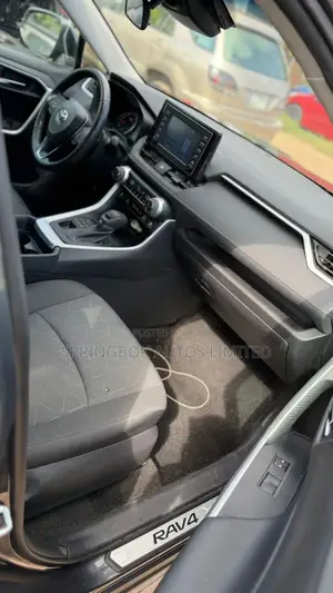 Toyota RAV4 XLE Premium 2022 Gray