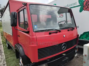 Mercedes-Benz 2010 Red