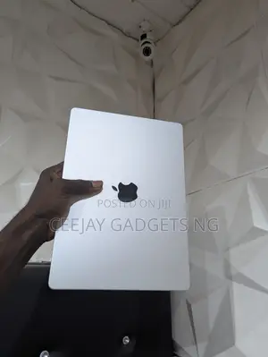 Laptop Apple MacBook Pro 2021 M1 32GB Apple M1 Pro SSD 512GB