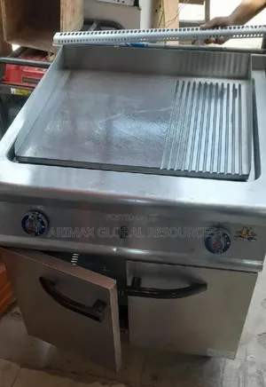 Standing Griddle With Cabinet