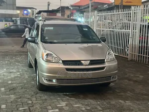 Toyota Sienna LE AWD 2005 Gold