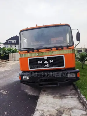 Man Bin Truck