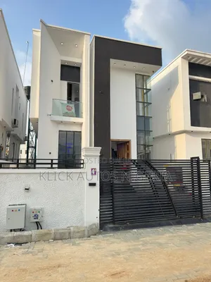 4bdrm Duplex in Chevron for sale