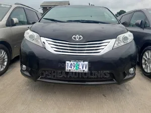 Toyota Sienna 2015 Black
