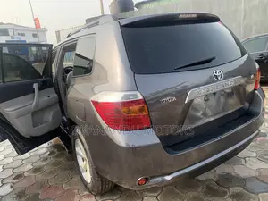 Toyota Highlander V6 2009 Gray