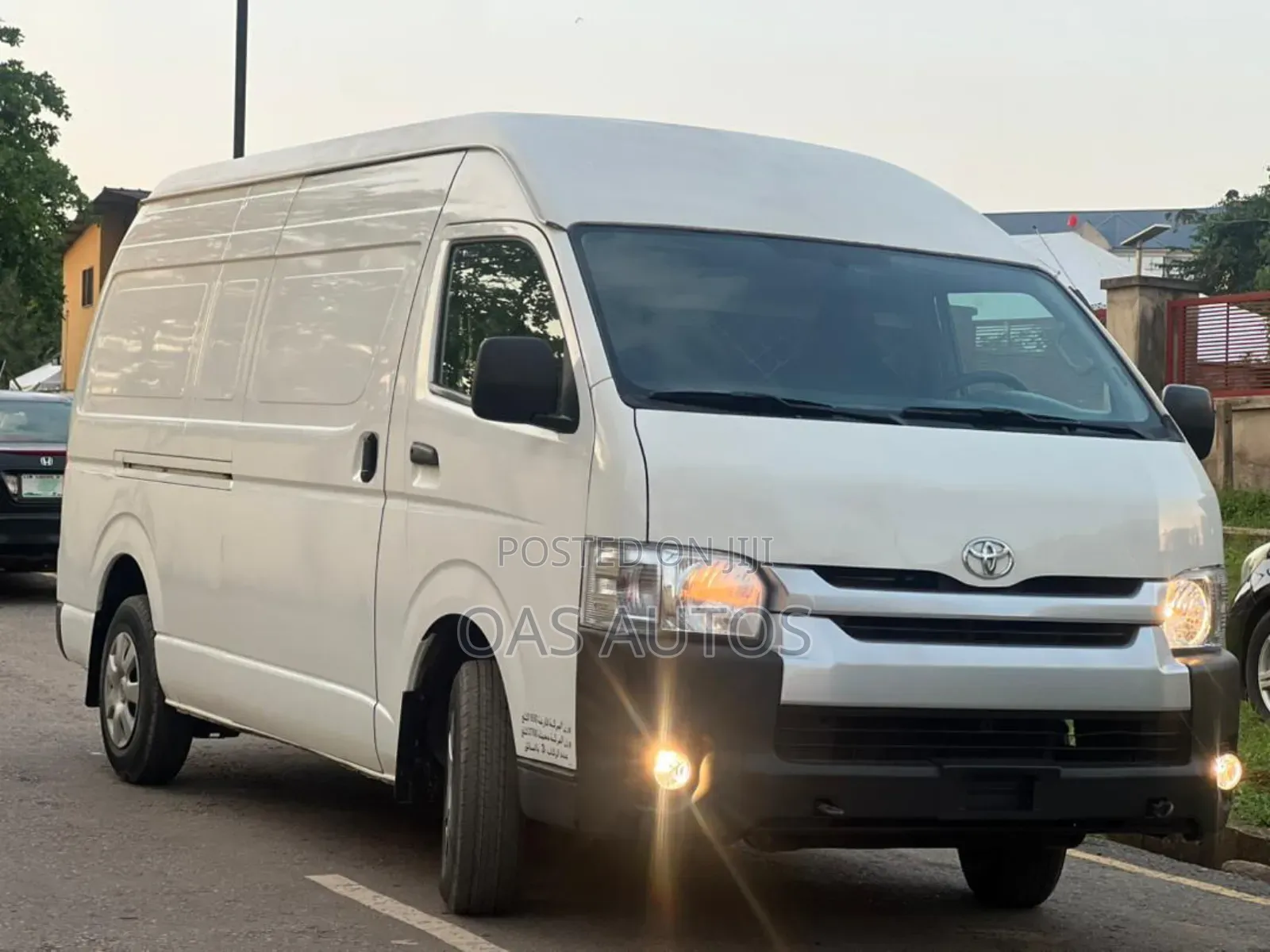 Toyota HiAce 2014 White