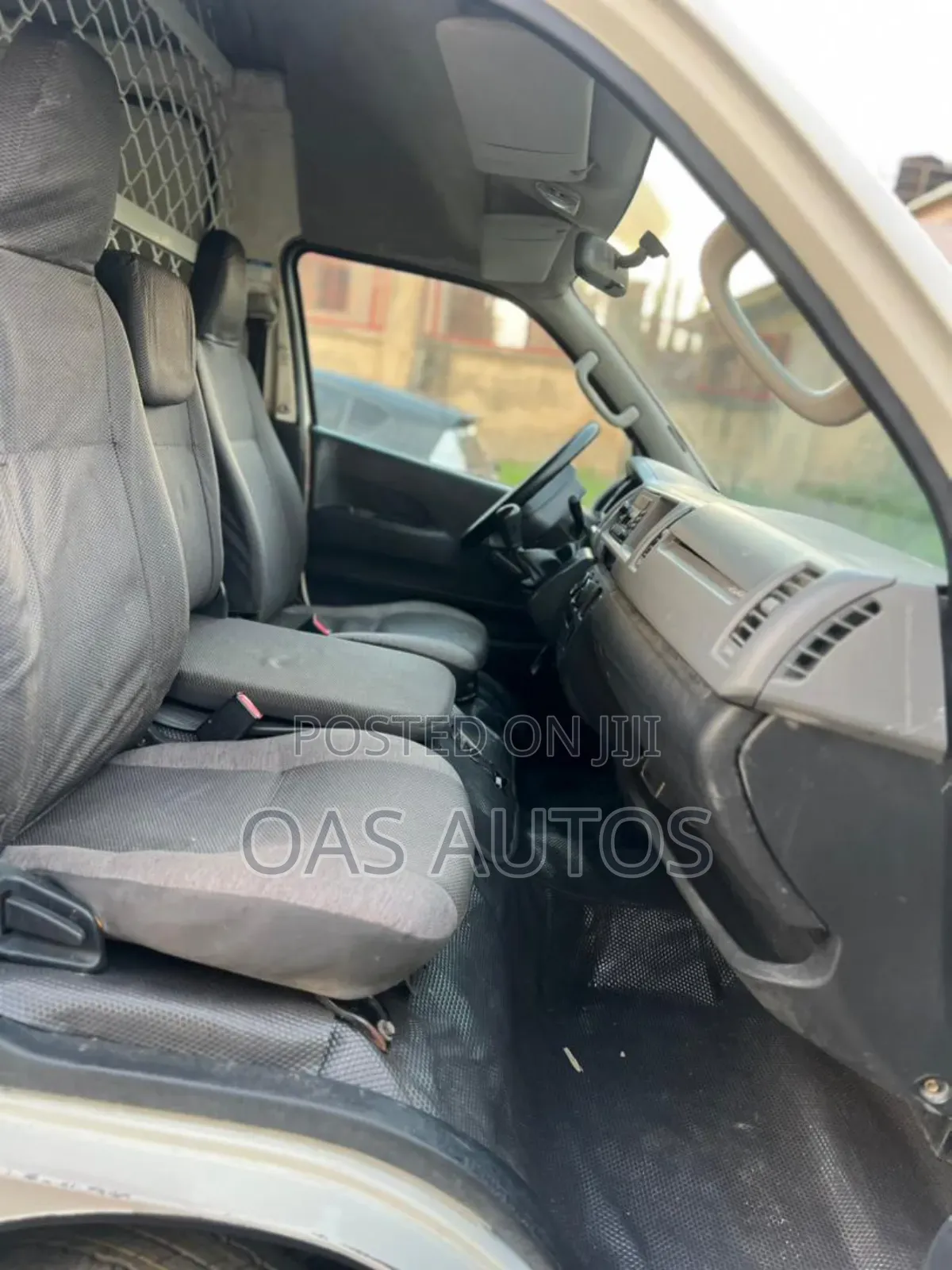 Toyota HiAce 2014 White