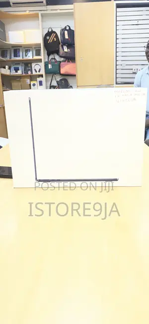 New Laptop Apple MacBook Air 2025 M4 13-Inch 16GB Apple M4 SSD 512GB