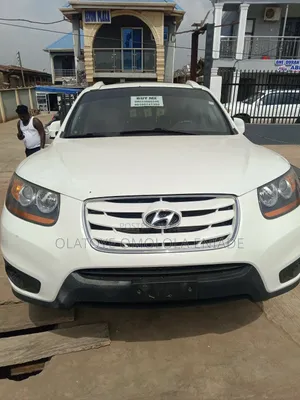 Hyundai Santa Fe GLS 2011 White
