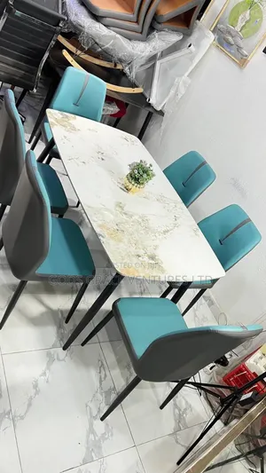 Classic Marble 6 Seaters Dining Table