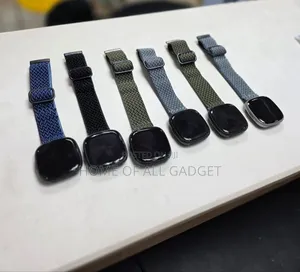 Fitbit Versa 4 Clean Used Smart Watch