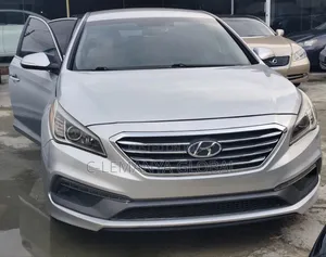 Hyundai Sonata Sport 4dr Sedan (2.4L 4cyl 6A) 2015 Silver
