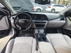 Hyundai Sonata Sport 4dr Sedan (2.4L 4cyl 6A) 2015 Silver