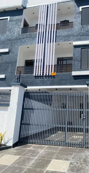 4bdrm Townhouse/Terrace in Lekki Phase 1 for sale