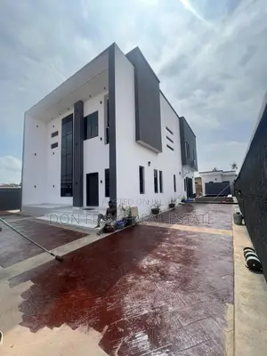 4 Beds Duplex Short Let With Pool in New Bodija Estate