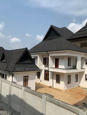 4bdrm Duplex in Ivory Heights for sale