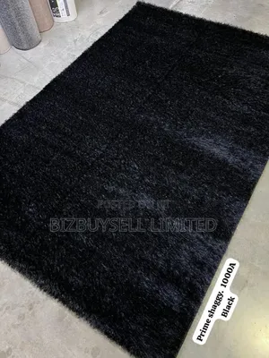 7*10 Fluffy Turkish Centre Rug.