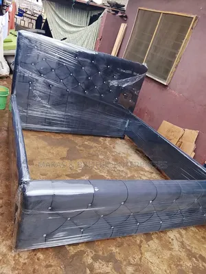 6/6 Bedframe