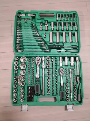 216 Pieces Of 1/4", 3/8" And 1/2" Dr Socket And Bit Set