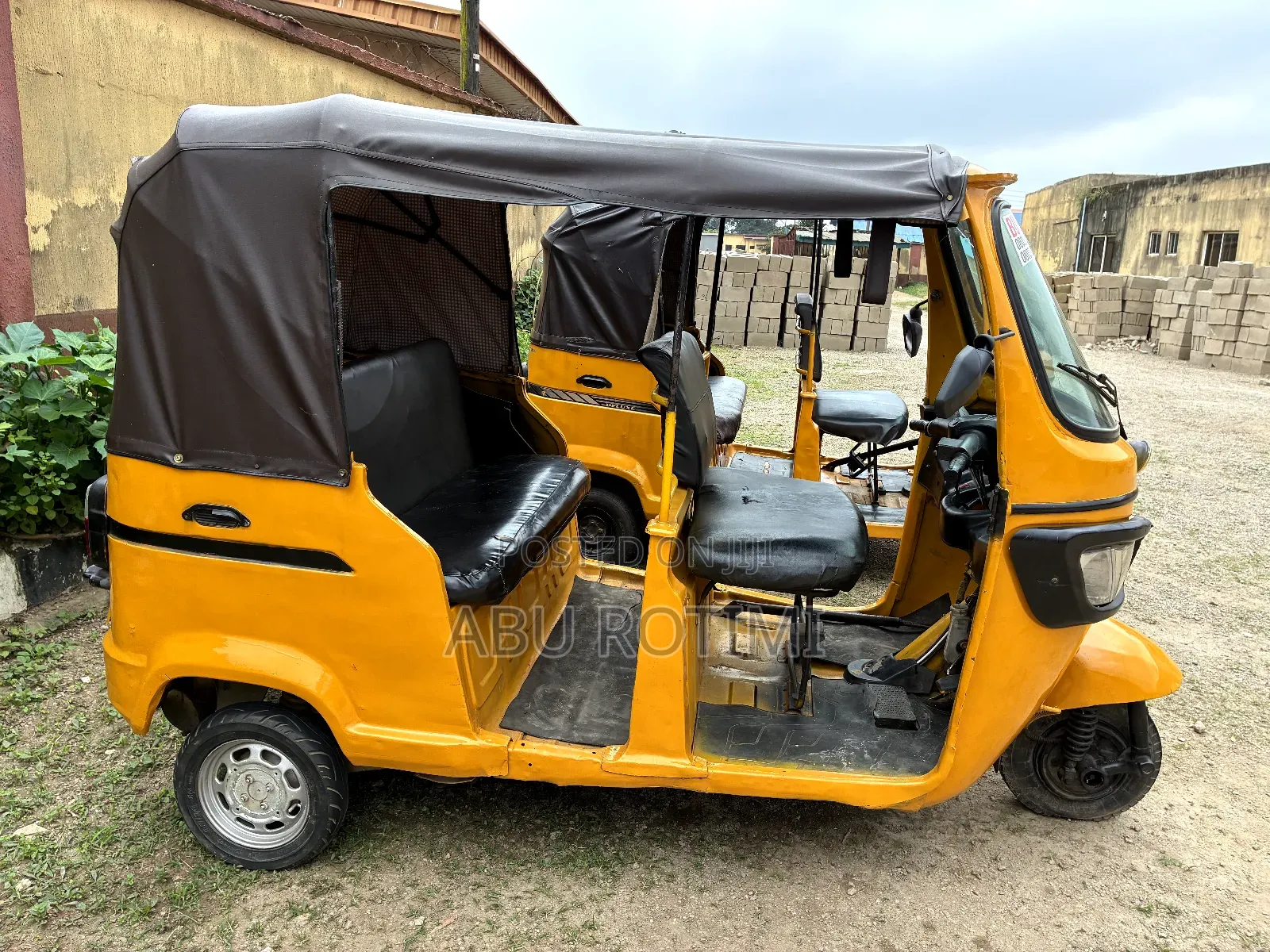 TVS King Deluxe Plus iTouch Start 2016 Yellow