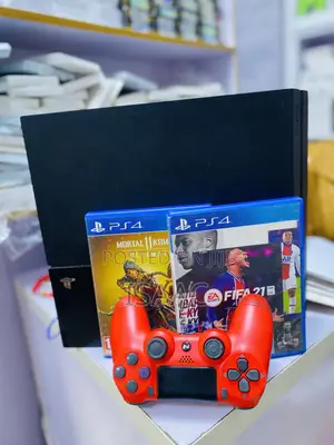 Ps4 Games and Pad