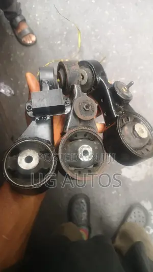 Engine Seat / Mounting Rx350
