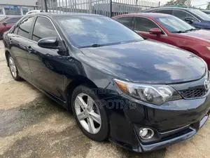 Toyota Camry SE 4dr Sedan (2.5L 4cyl 6A) 2012 Gray