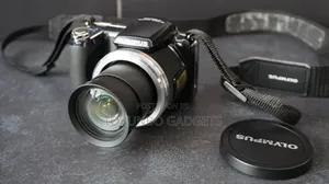 Olympus Sp-810uz 14.0mp Digital Camera - Black