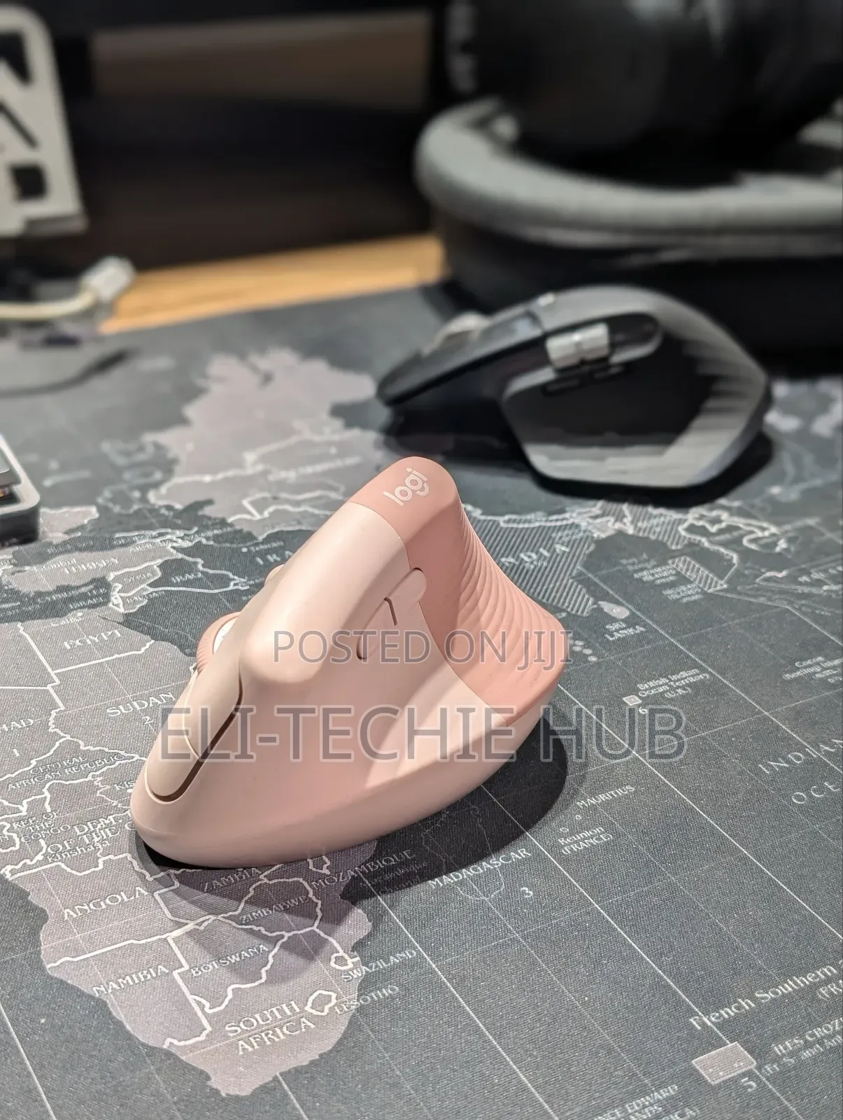 Logi Lift Vertical Wireless Mouse
