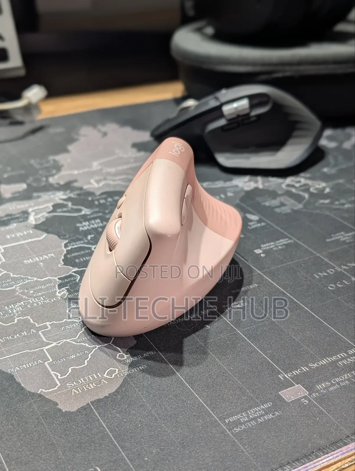 Logi Lift Vertical Wireless Mouse