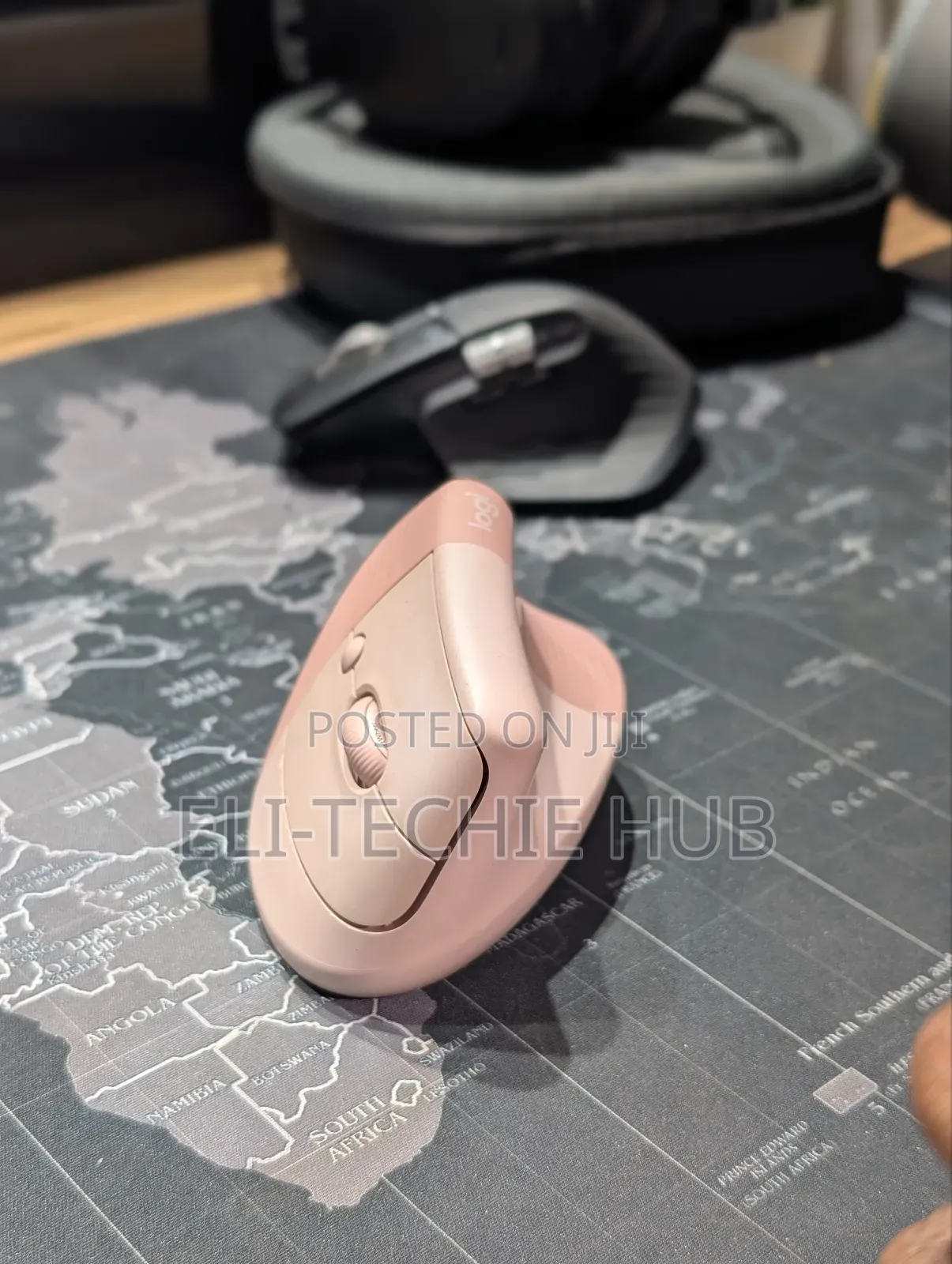 Logi Lift Vertical Wireless Mouse