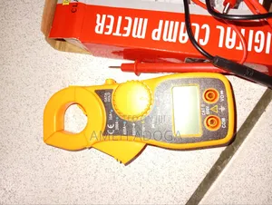 Digital Clamp Meter