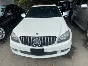 Mercedes-Benz C300 Luxury Sedan RWD (3.0L 6cyl 7A) 2008 Off white