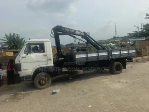 5tons Self Loader Truck for Hire/Rental