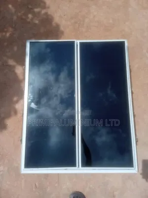 Prime Frameless Window With Protector