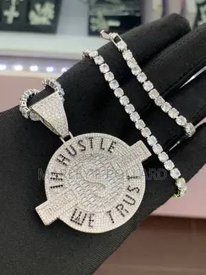 Round Quality Zirconia Pendant Tennis Chain Silver