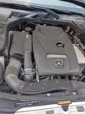 Mercedes-Benz C300 Luxury 4dr AWD 4Matic Sedan (2.0L 4cyl 7A) 2015