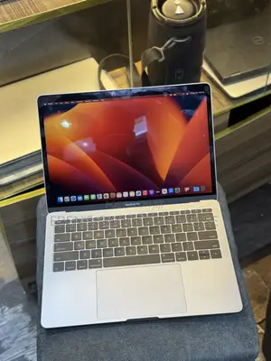 Laptop Apple MacBook Pro 2017 8GB Intel Core I5 SSD 256GB