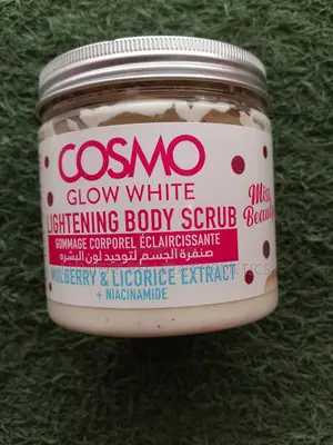 Cosmo Glow White Lightening Body Scrub Mulberry & Licorice Niacinamide