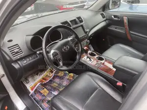 Toyota Highlander Limited 2012 Silver