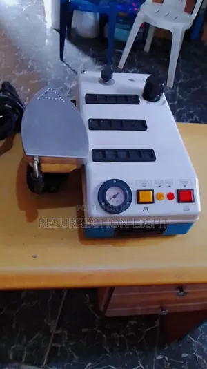 Italian Spidivap 2.5ltr Pony Baby Industrial Steam Iron Work Perfectly