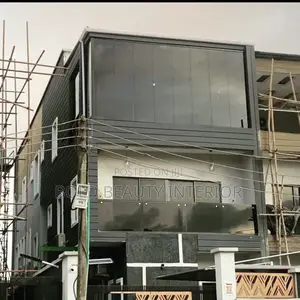 Frameless Glass Wall Structure