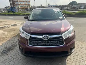 Toyota Highlander LE 4dr SUV AWD (3.5L 6cyl 6A) 2015 Burgundy