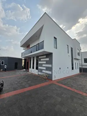 4bdrm Duplex in Akobo for sale