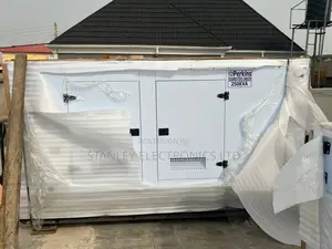 Super Silent 250kva Perkins Soundproof Generator Diesel Engine