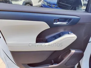 Toyota Highlander 2022 White