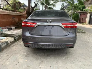 Toyota Avalon XLE 4dr Sedan (3.5L 6cyl 6A) 2014 Gray