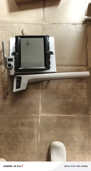 Toyota Highlander 2015 Tesla Screen