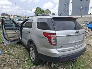 Ford Explorer Base 4dr 4x4 (3.5L 6cyl 6A) 2013 Silver